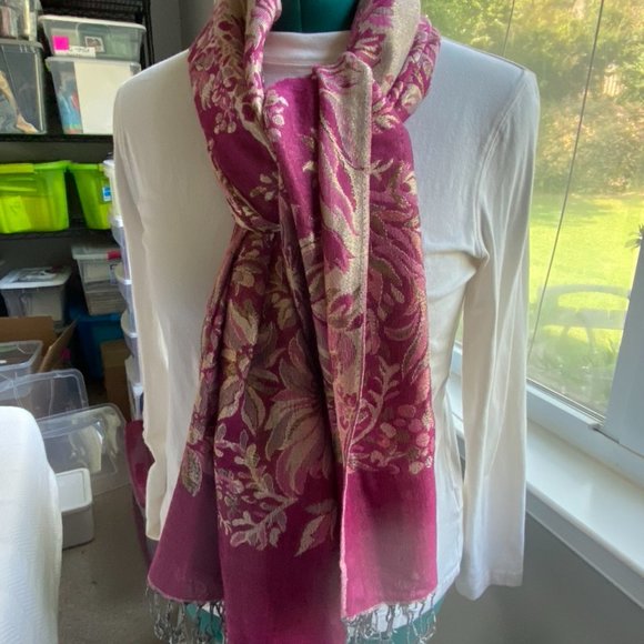 Shawl or Large scarf! - Picture 6 of 10